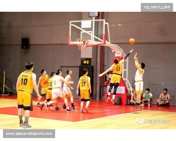 金华联赛村民包车观赛，八旬老人首现球场热泪盈眶